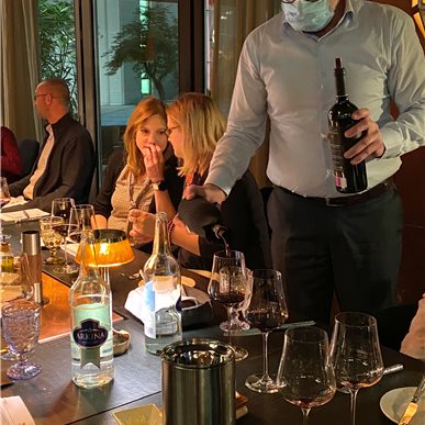 It's Wine O'Clock - Sumo Weine