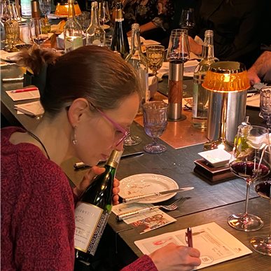 It's Wine O'Clock - Sumo Weine